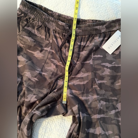 ATHLETA Camo Farallon Jogger Pants NWT! Sz 26 - Picture 7 of 9